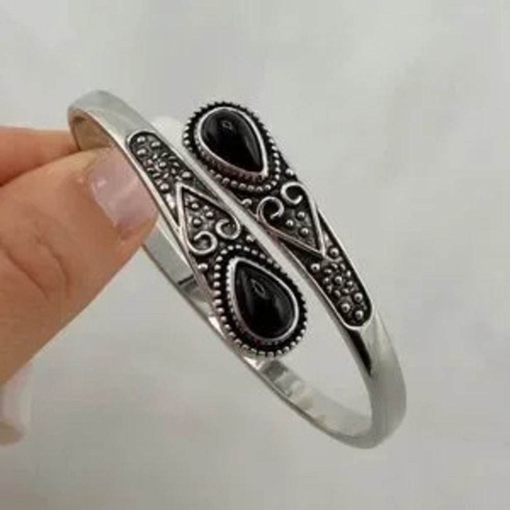 Antique vintage Black and Silver Women's Bracelet